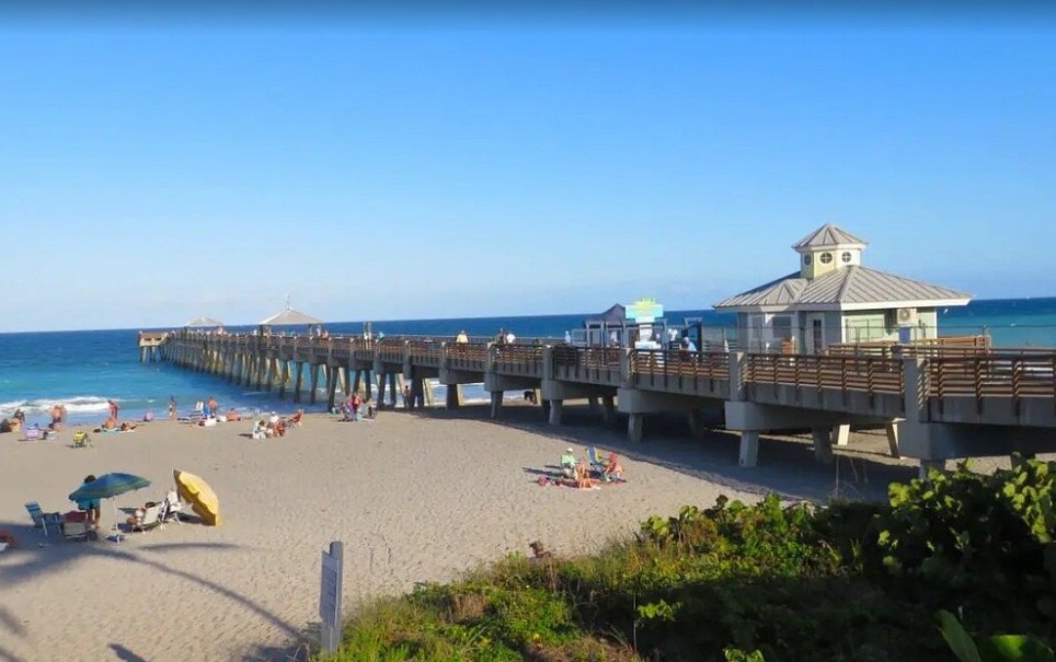 Juno Beach Pier and Beach