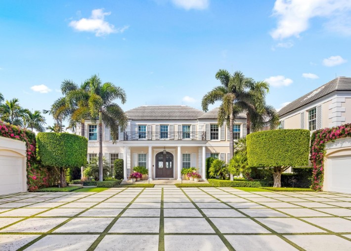 Large Slab Paver Driveway Design