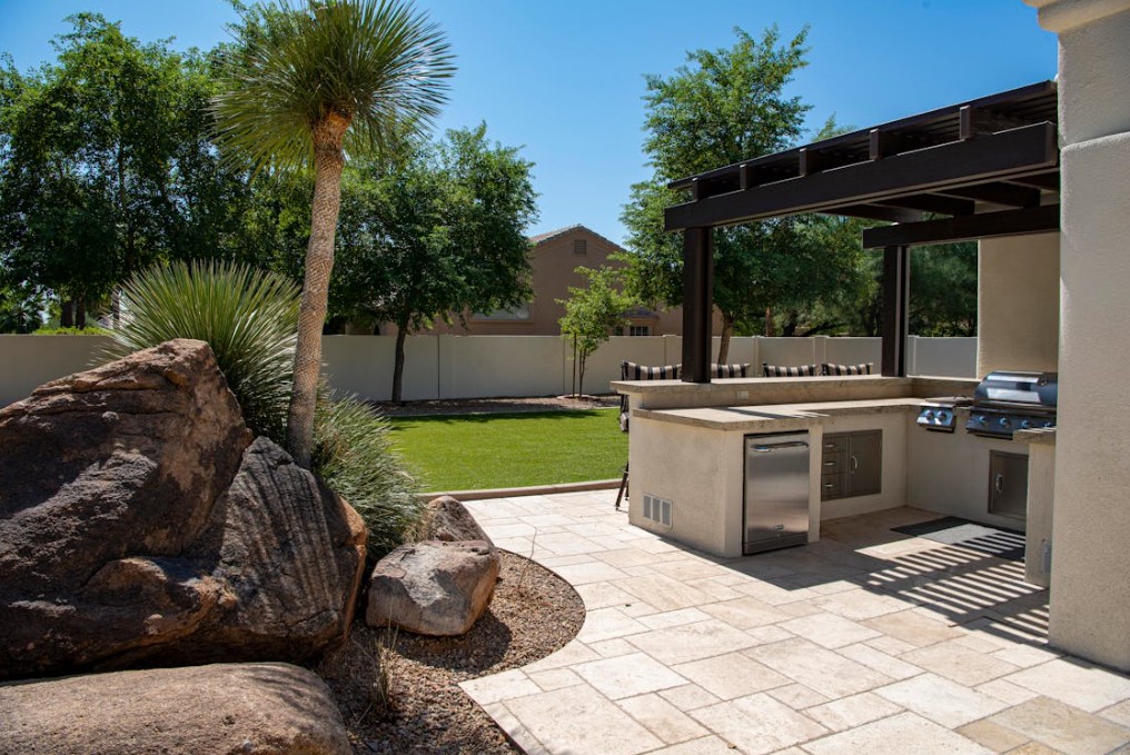 Custom Outdoor Kitchen Patio