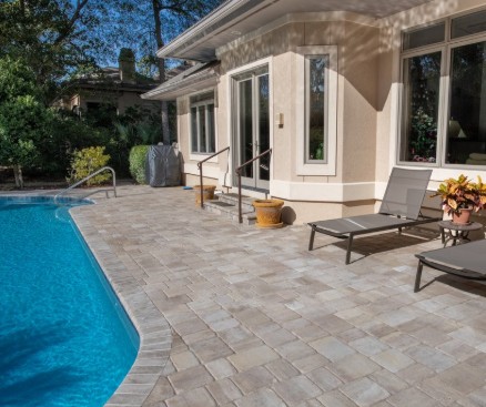 Traditional Travertine Pool Deck - Classic Design